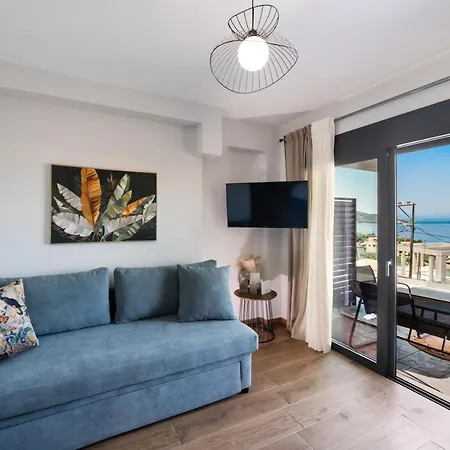 Iama Luxury Apartment *
